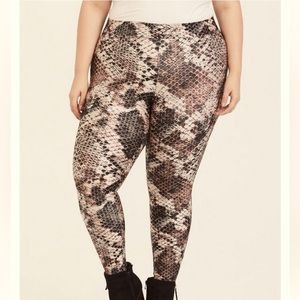 FULL LENGTH SIGNATURE WAIST LIQUID LEGGING